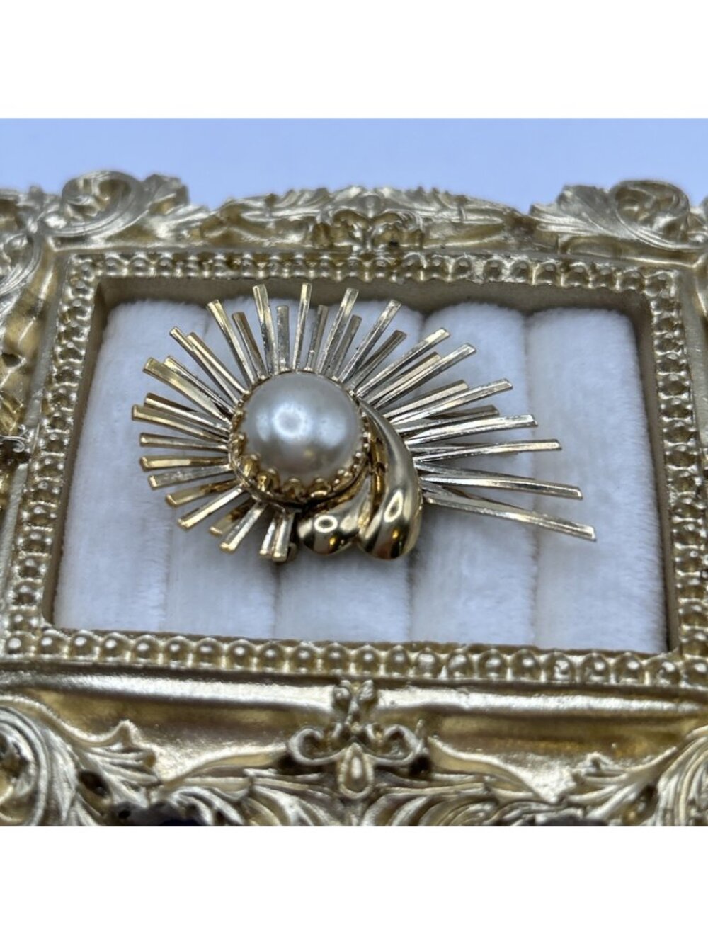 1950s Emmons Brooch Gold Tone Sunburst Faux Pearl Retro Sun Flower MCM Vintage - Picture 8 of 16